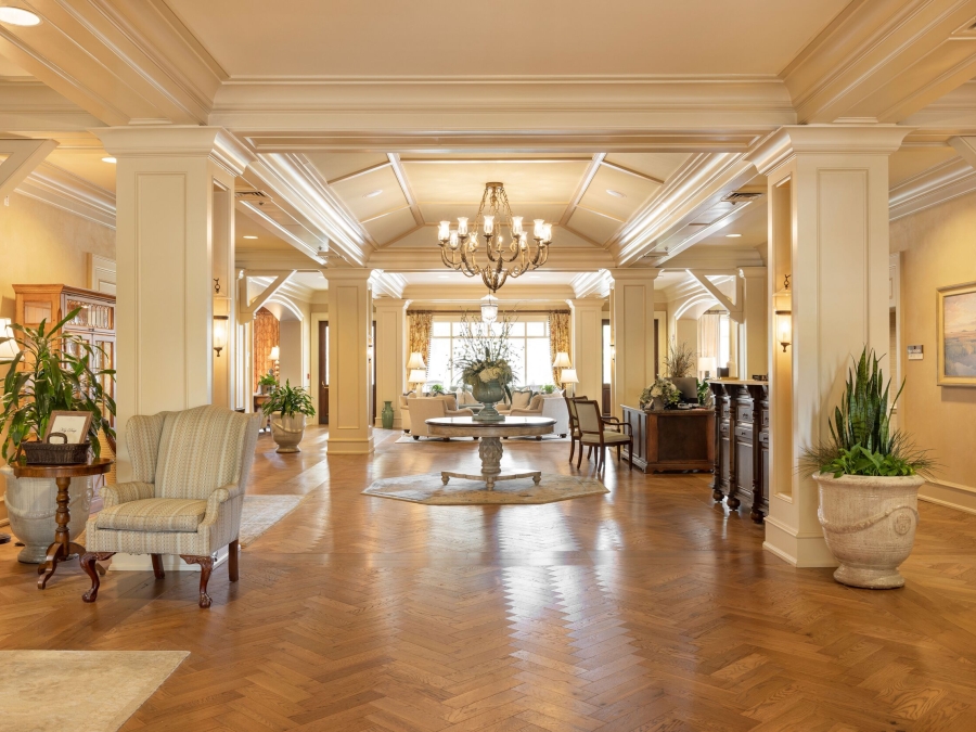 Lobby of the Inn & Club 